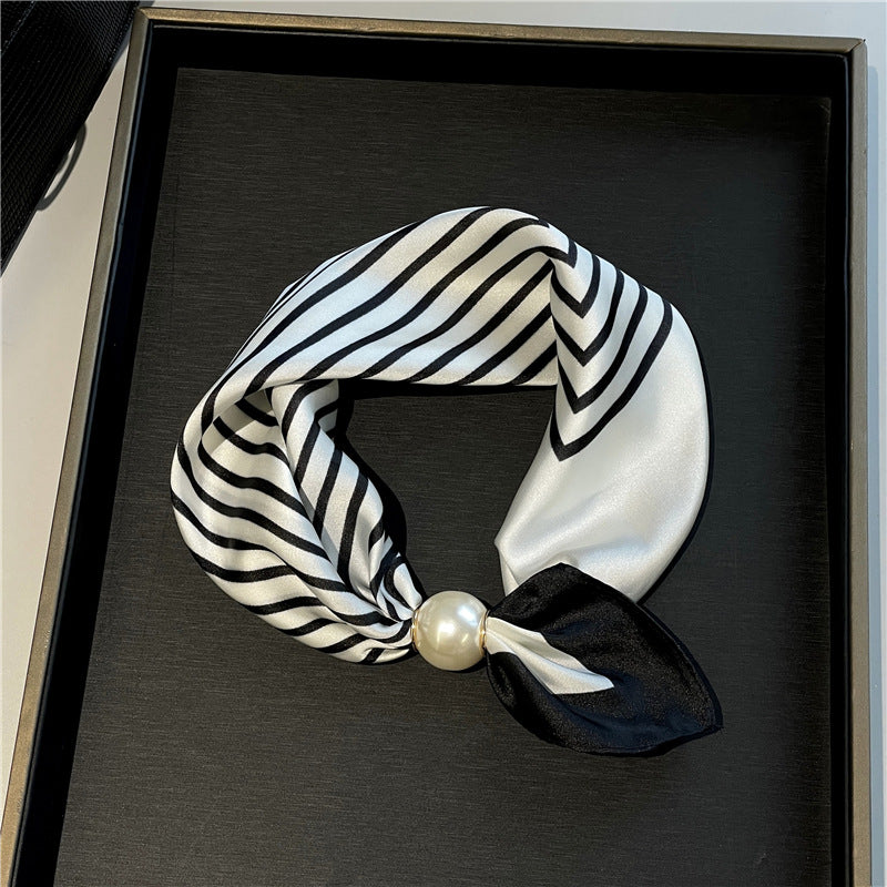 ✨ Effortless Glamour: Pop-On Pearl Necklace Scarf 🧣