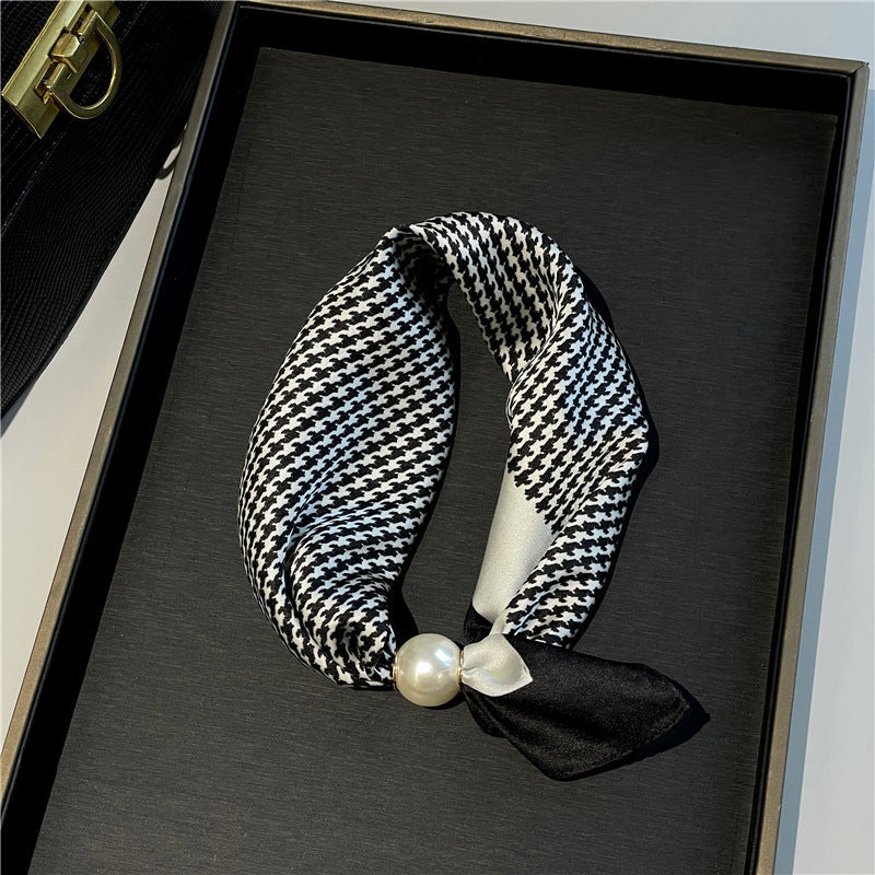 ✨ Effortless Glamour: Pop-On Pearl Necklace Scarf 🧣