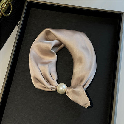 ✨ Effortless Glamour: Pop-On Pearl Necklace Scarf 🧣