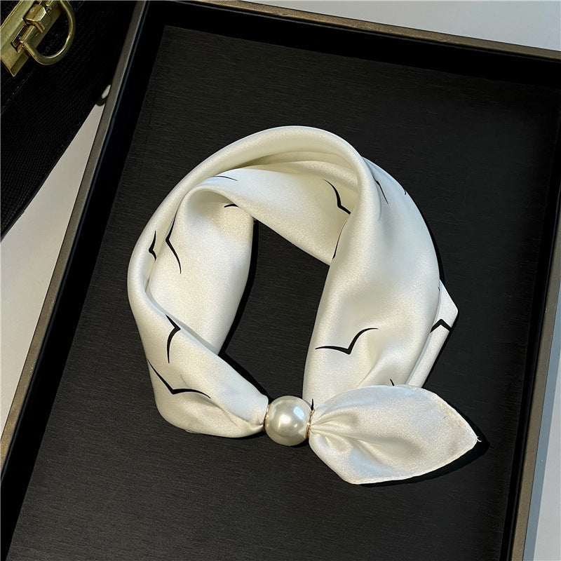 ✨ Effortless Glamour: Pop-On Pearl Necklace Scarf 🧣