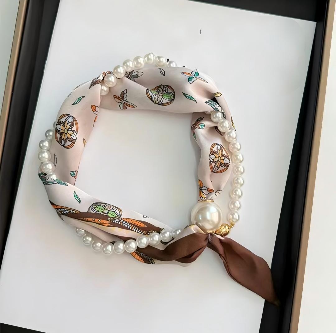 ✨ Effortless Glamour: Pop-On Pearl Necklace Scarf 🧣