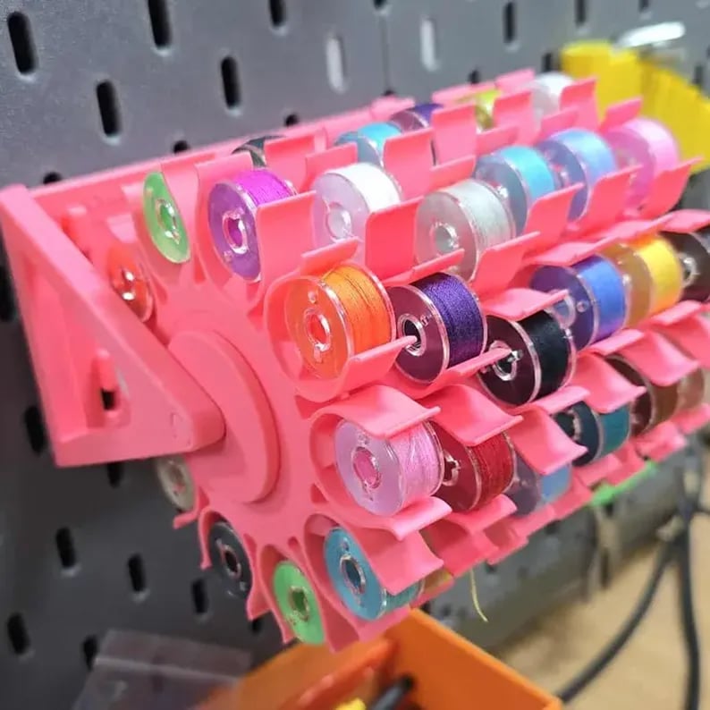🔥Last Day 50% OFF - 🧵Rotating Bobbin Thread Organizer